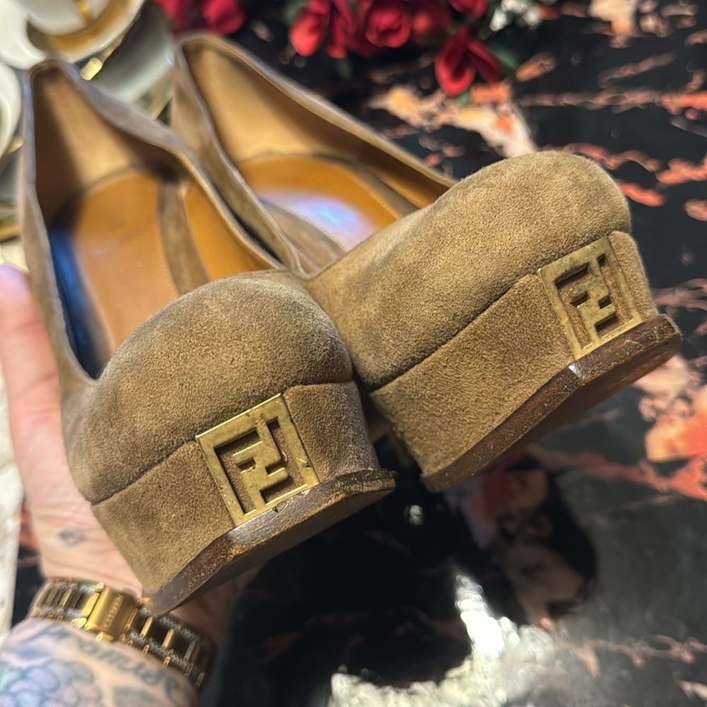 Fendi Suede Platform Logo Toe Rounded Pump Heels - image 3